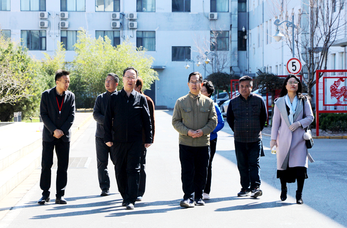 省詩協(xié)對外交流中心與鄉(xiāng)村工委、新詩工委 蒞臨金鳳工業(yè)園采風